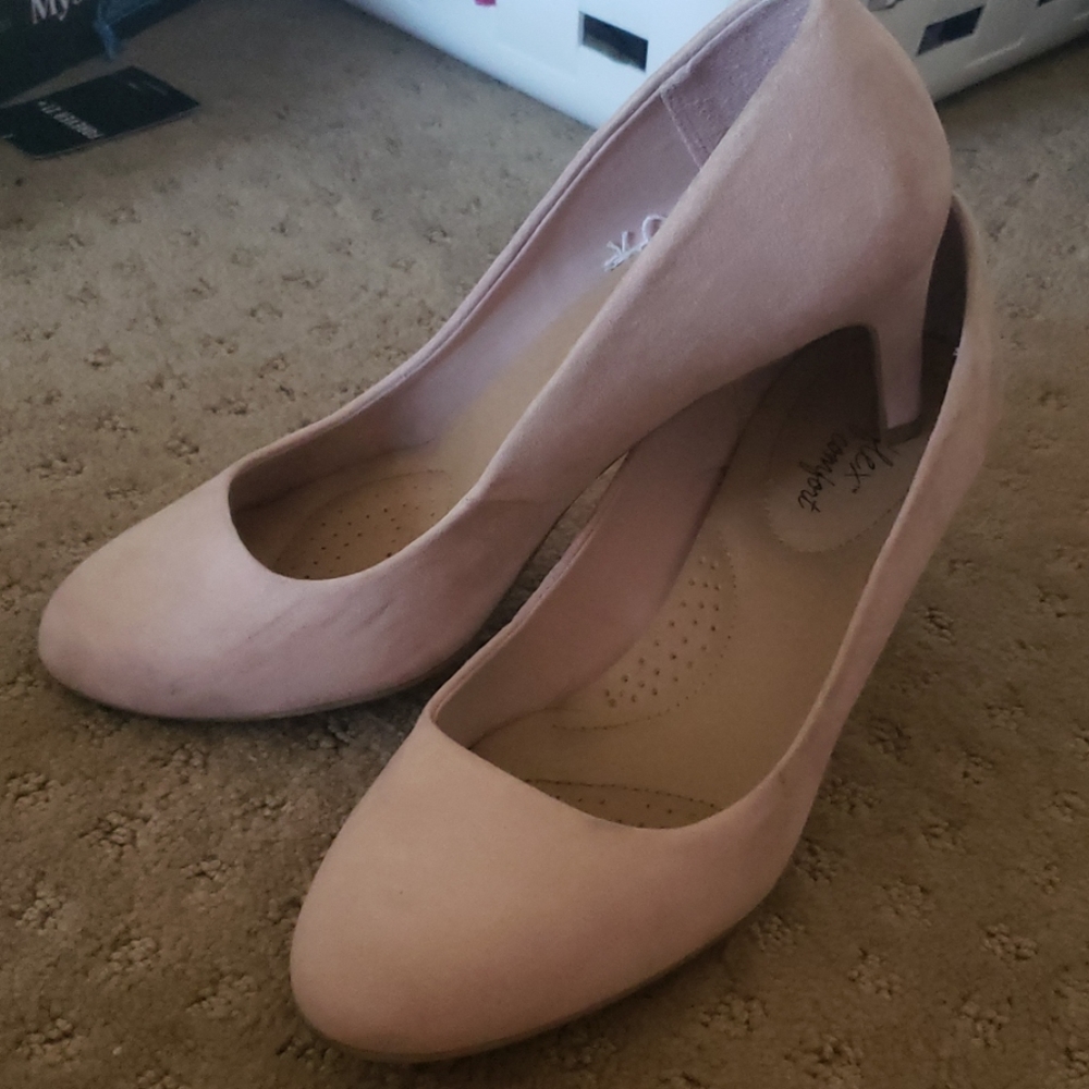 9.5 pink heels